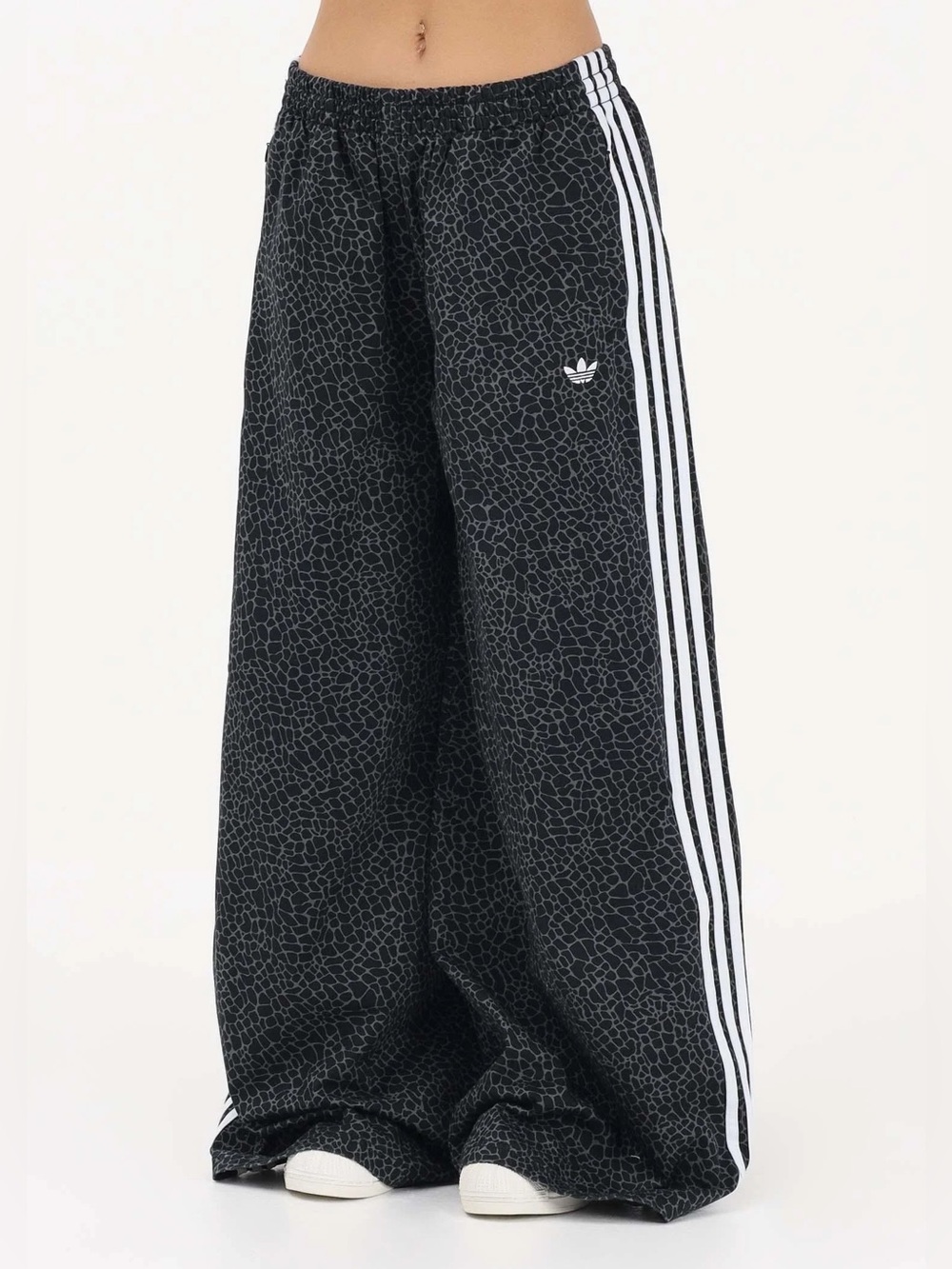 adidas Firebird Allover Print Oversized Women’s Denim Pants Size Large KD2816
